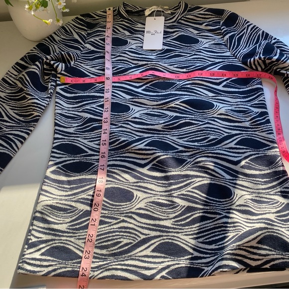 MISS FINCH NYC Women's Black Navy Striped Long Sleeve Sweater Size S - Picture 12 of 12